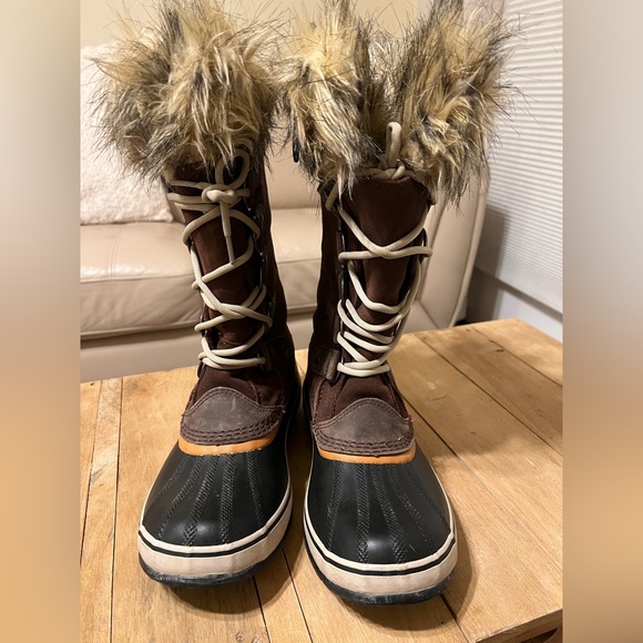 Sorel Brown Winter Boots lightly worn - Picture 2 of 10